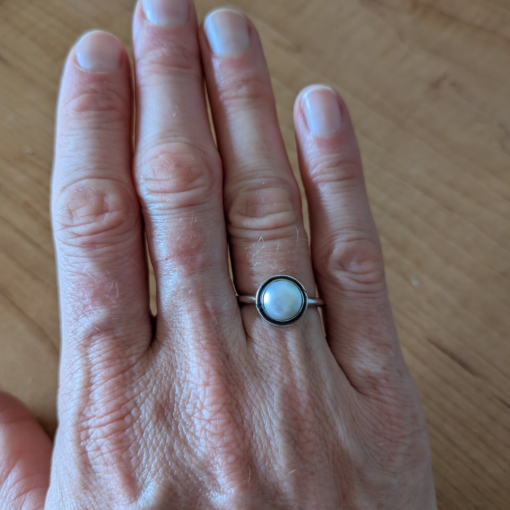 Elegant Silver Pearl Ring